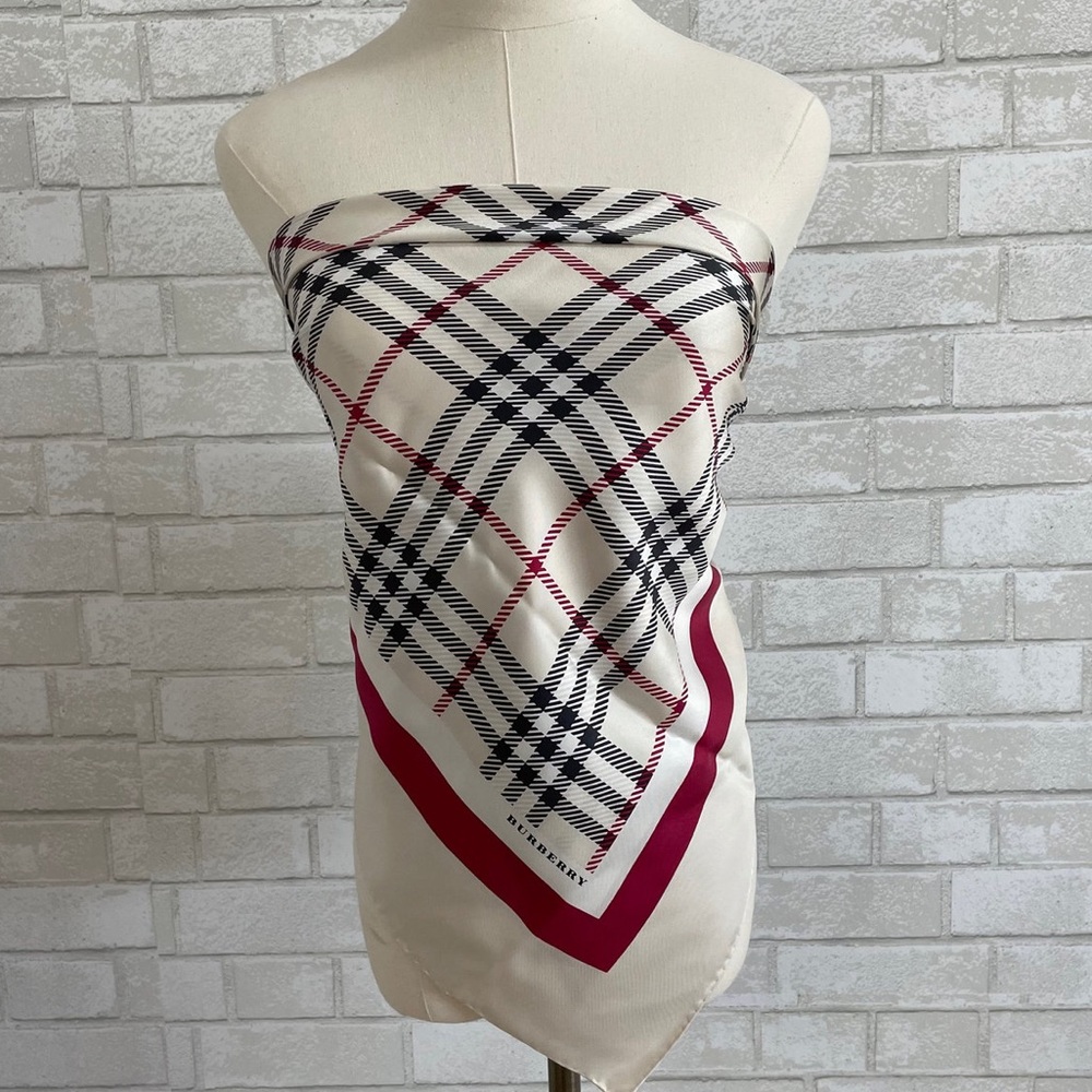 Burberry Mega Nova Check Diamond Square Silk Scarf Head Cover Twill